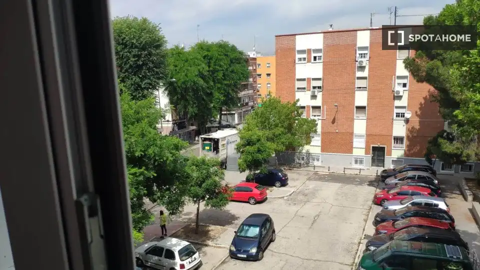 Parking of Flat for rent in Madrid  with Air Conditioner, Heating and Furnished