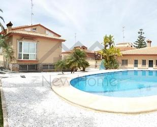 Piscina de Casa o xalet de lloguer en Benaguasil amb Aire condicionat, Calefacció i Jardí privat