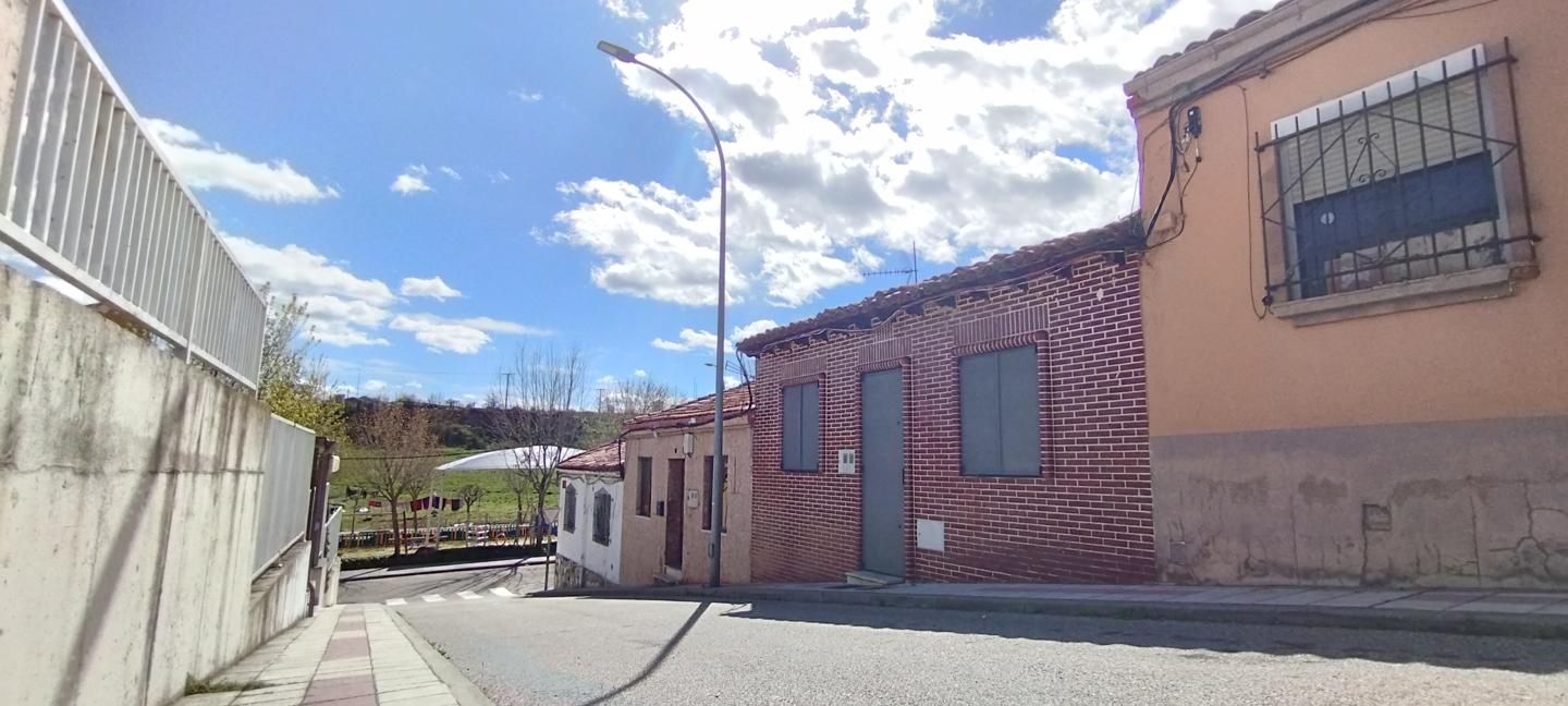 Vista exterior de Casa o xalet en venda en León Capital 
