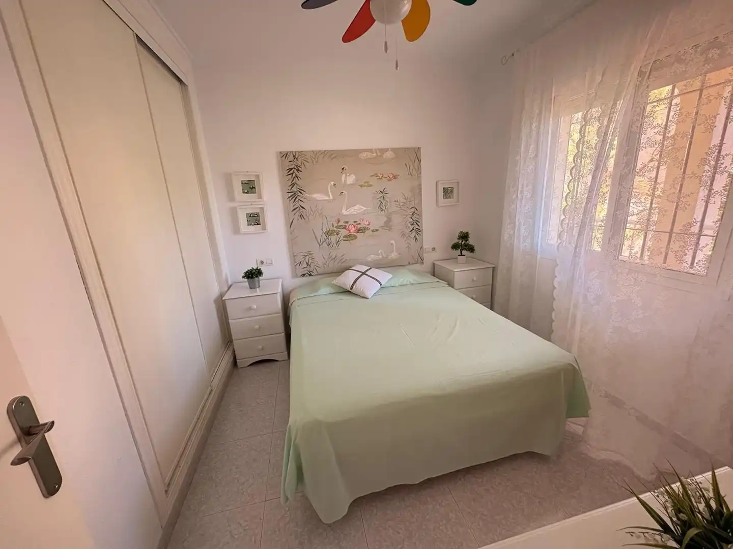 Dormitori de Apartament de lloguer en Torrox amb Terrassa i Piscina comunitària