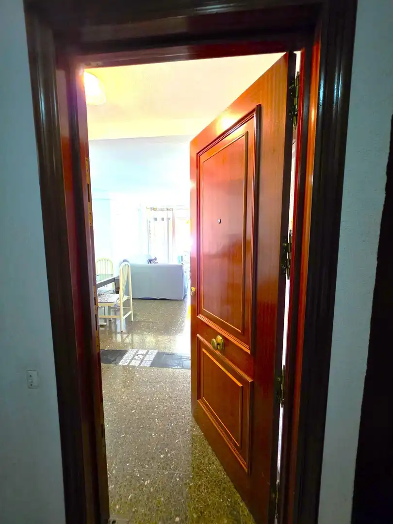 Flat with terrace for sale in Calle PINTOR PEDRO CAMACHO, imagen 3