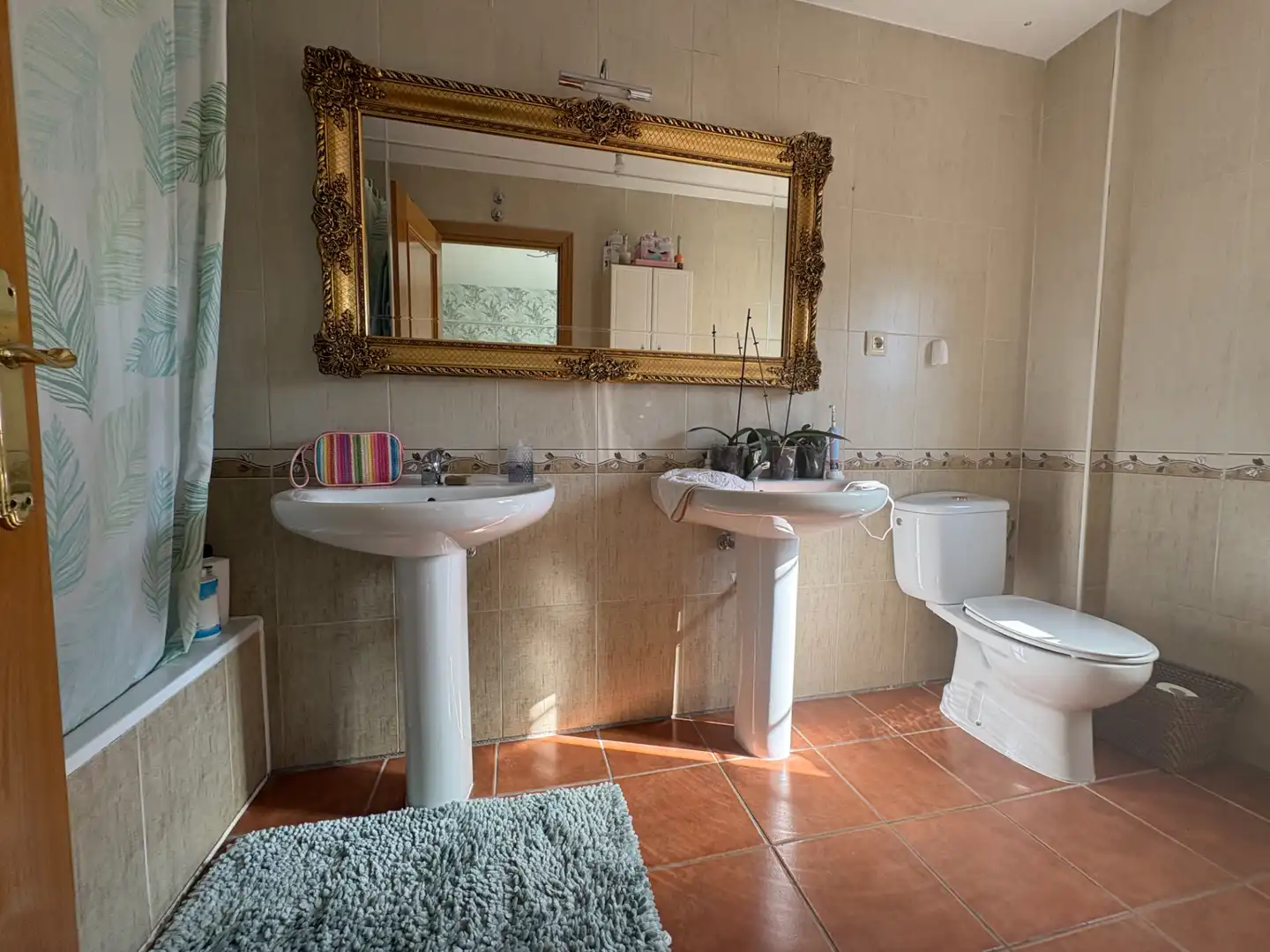 Bathroom of Houses for sale in El Viso de San Juan  with Air Conditioner, Private garden and Parquet flooring