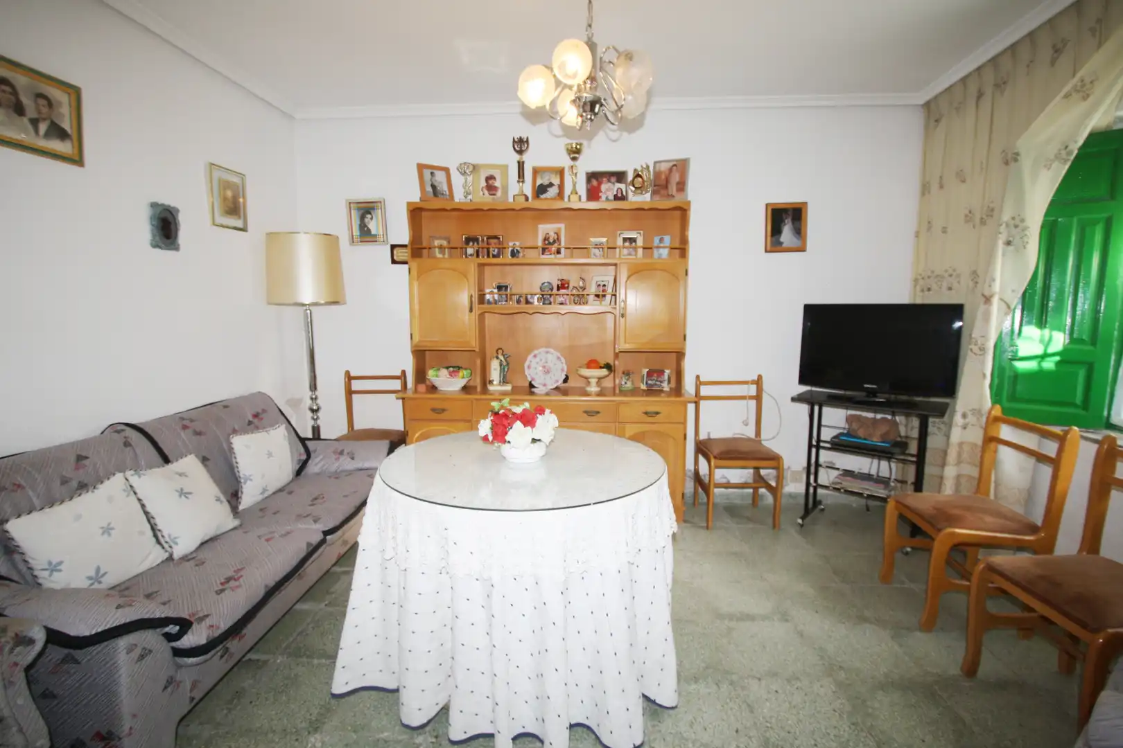 Sala d'estar de Casa o xalet en venda en Albacete amb Terrassa, Traster i Moblat