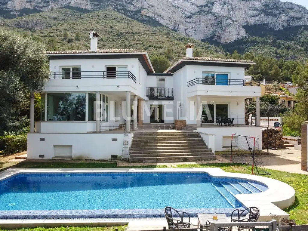 Casa con piscina en venta en El Montgó, imagen 2