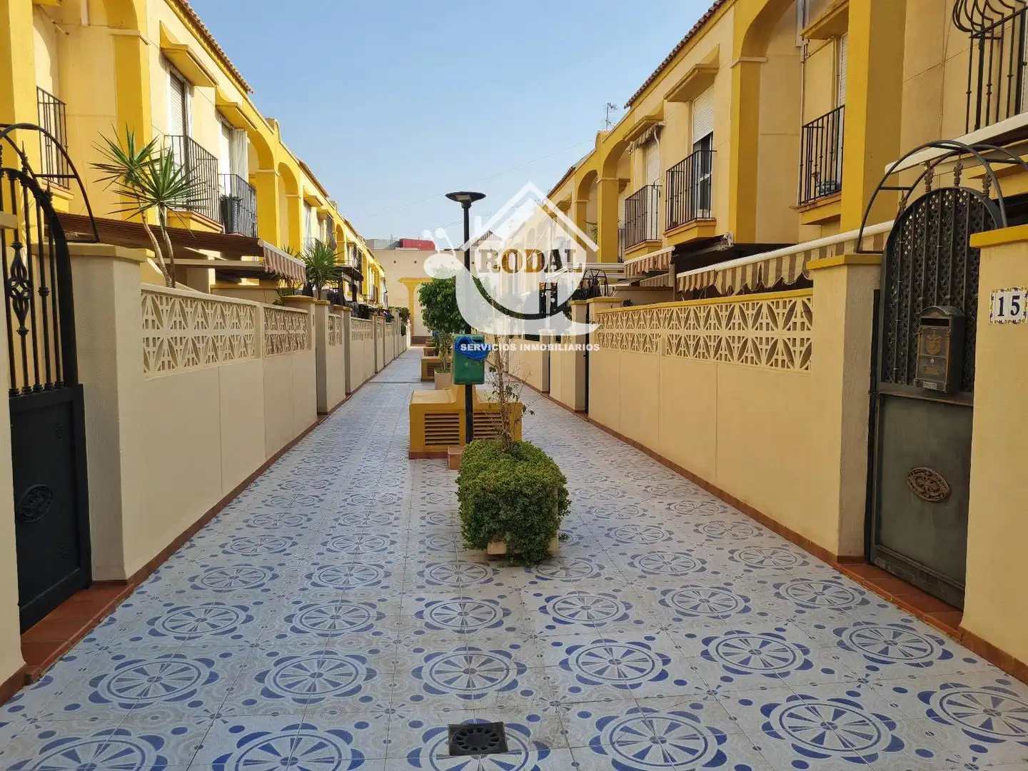 Vista exterior de Casa adosada en venta en Huércal de Almería con Aire acondicionado, Calefacción y Terraza