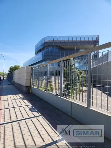 Außenansicht von Fabrikhallen zum Verkauf in Torrijos