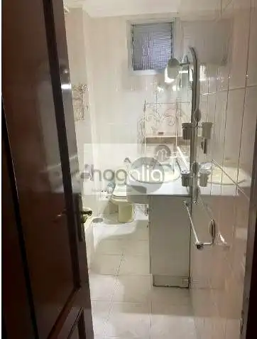 Baño de Piso de alquiler en Sevilla con Aire acondicionado, Terraza y Amueblado