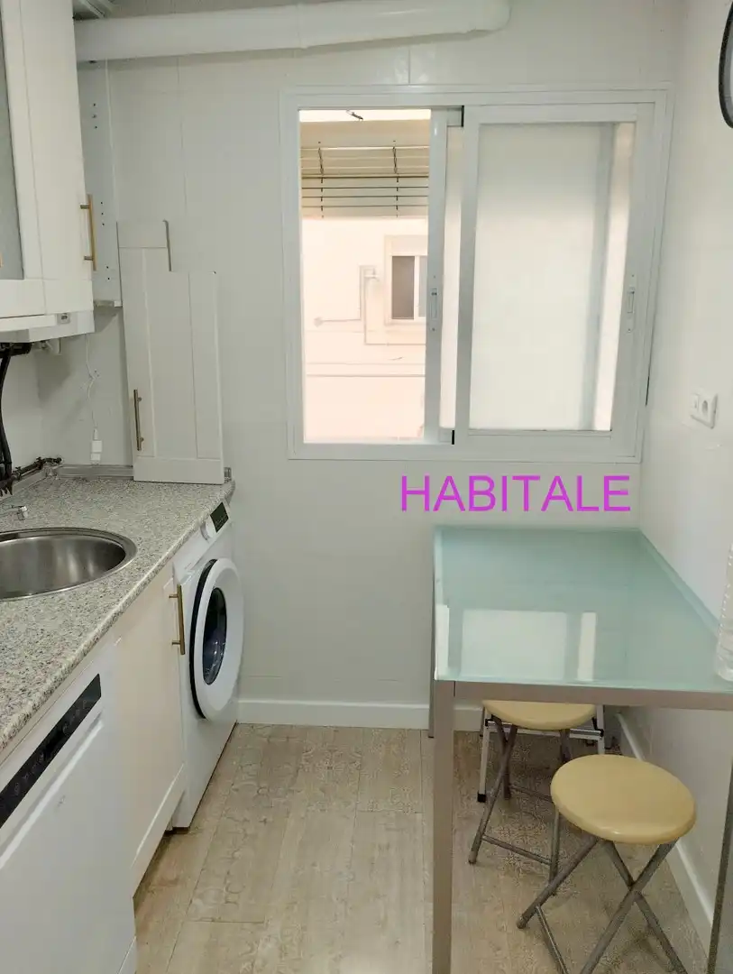 Habitación de Piso en venta en Zaragoza con Amueblado