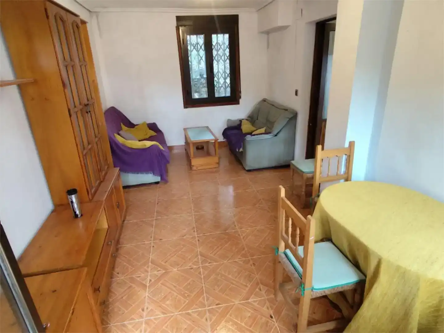 Sala d'estar de Pis en venda en El Torno  amb Jardí privat