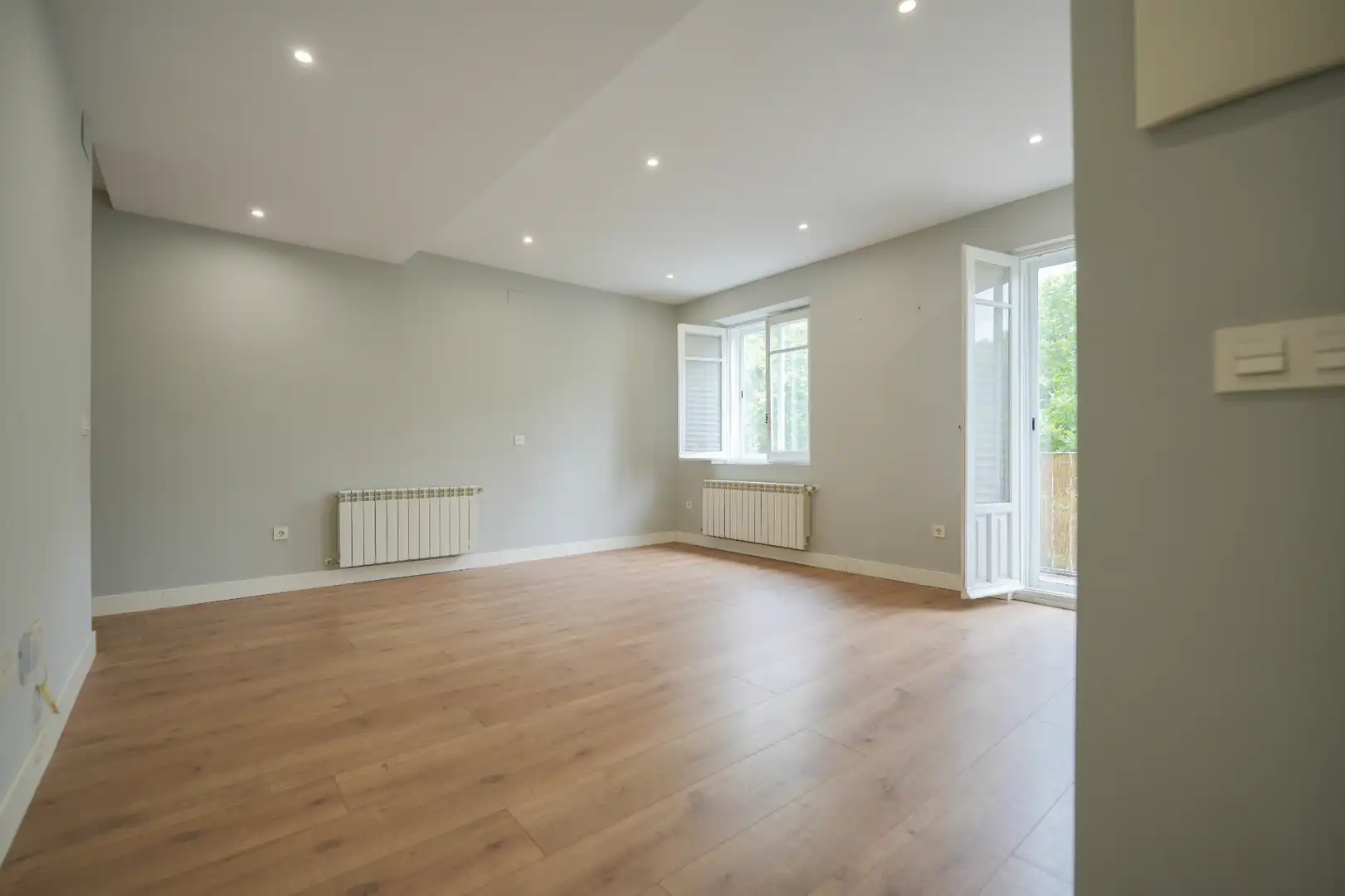 Wohnung zum Verkauf in Valladolid mit Heizung, Parkett und Ofen