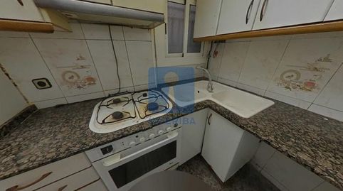 PONEMOS EN VENTA ESTE INMUEBLE OKUPADO, SITUADO EN LA CALLE CALDERON DE LA BARCA  ,  BADALONA, BARCELONA, imatge 3