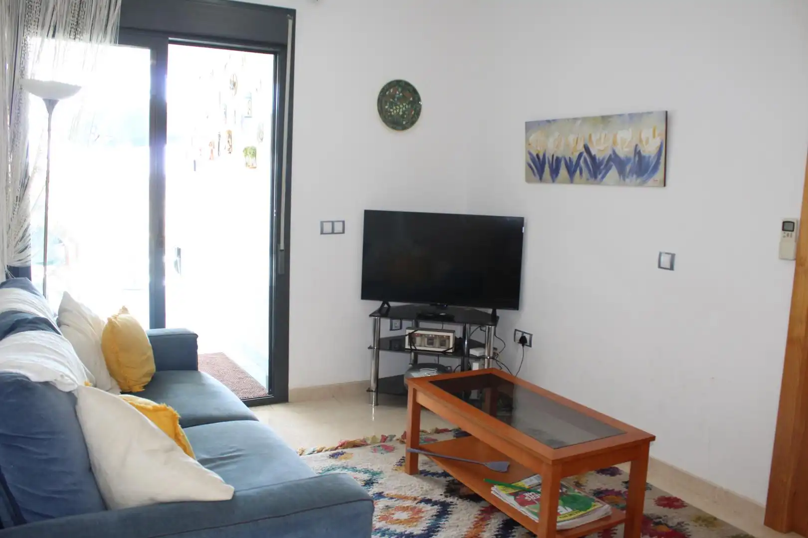 Sala d'estar de Apartament en venda en Vícar amb Aire condicionat, Jardí privat i Terrassa