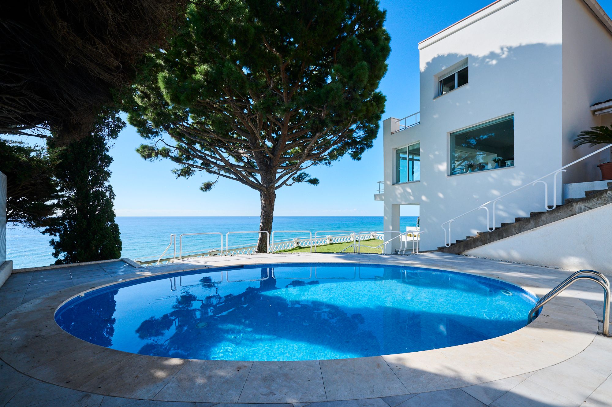 Swimming pool of House or chalet for sale in Arenys de Mar  with Air Conditioner, Heating and Private garden