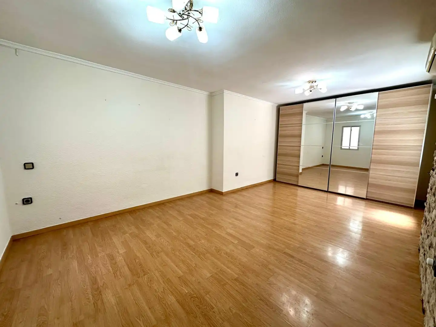 Apartamento en venta en Alicante / Alacant con Aire acondicionado, Calefacción y Balcón
