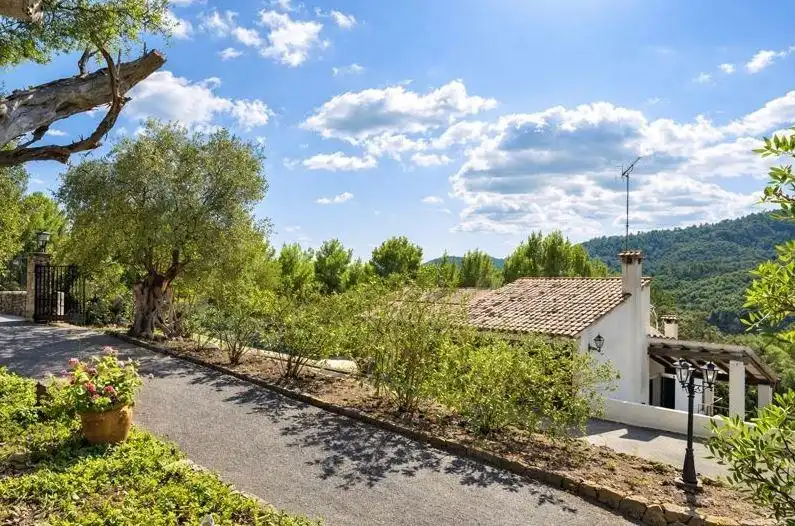 Vista exterior de Casa o xalet en venda en  Palma de Mallorca amb Aire condicionat, Calefacció i Jardí privat