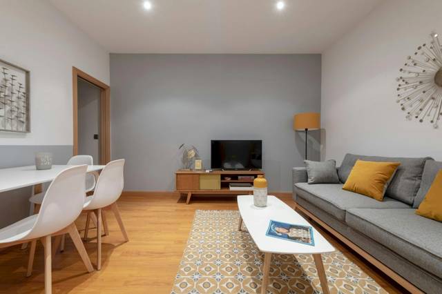 Piso en Alquiler en N/A en Cortes - Huertas