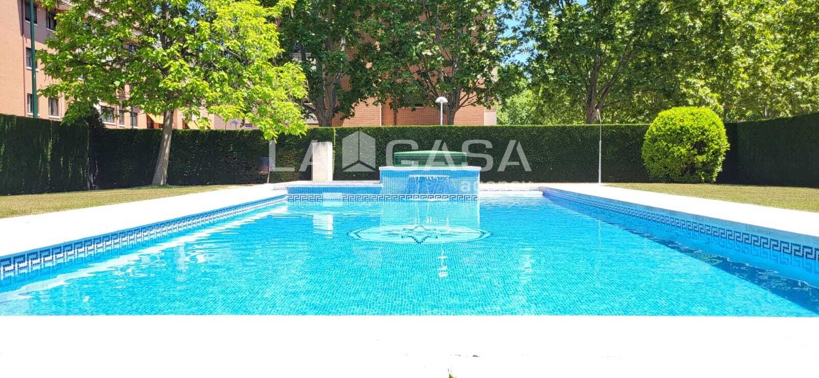 Piscina de Pis en venda en Valladolid Capital amb Calefacció i Traster