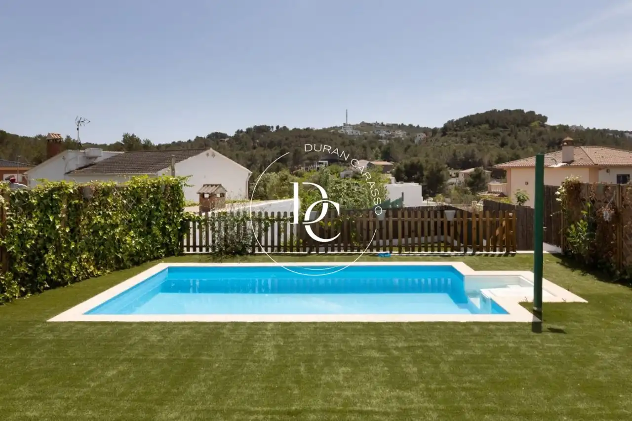 Swimming pool of Houses for sale in Sant Pere de Ribes  with Air Conditioner, Heating and Private garden