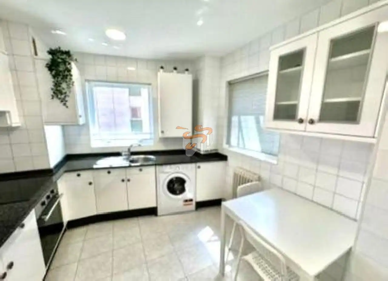 Cocina de Apartamento en venta en Ferrol con Calefacción, Trastero y Amueblado