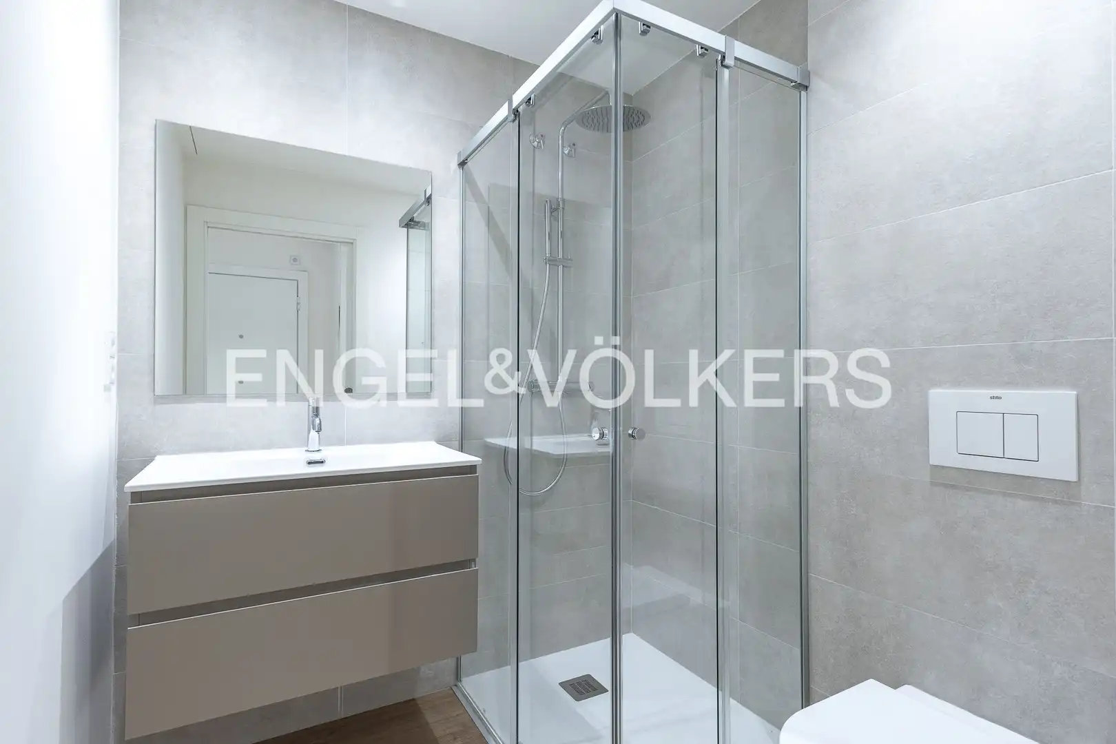 Bathroom of Ground floor for rent in Badalona  with Heating, Parquet flooring and Terrace