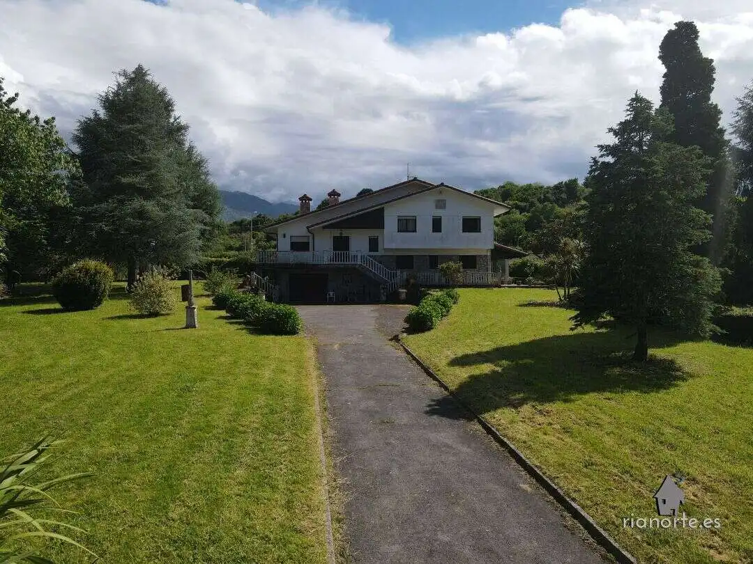 Vista exterior de Casa o chalet en venta en Colunga con Calefacción y Jardín privado