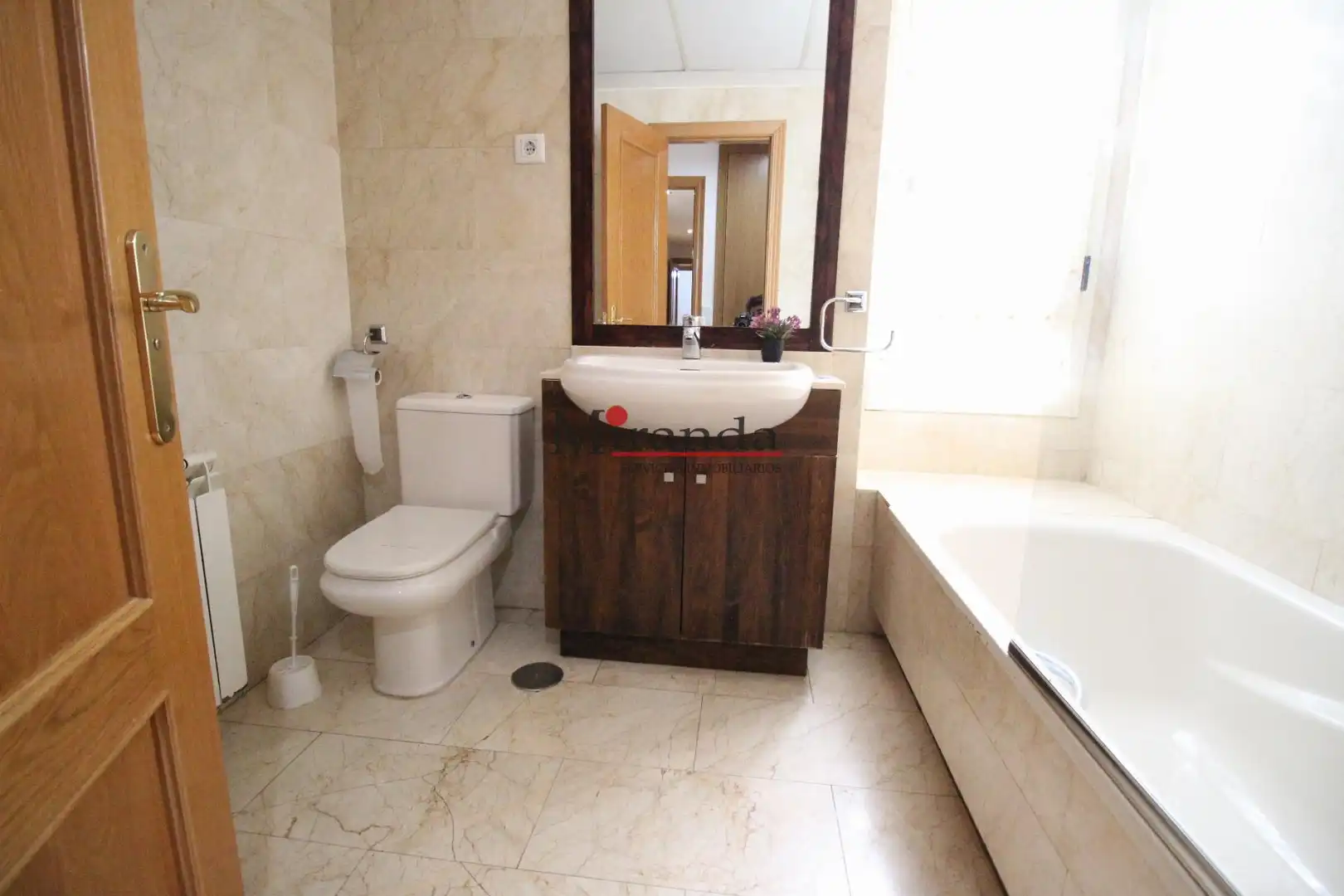 Baño de Piso de alquiler en Alcorcón con Aire acondicionado, Calefacción y Parquet