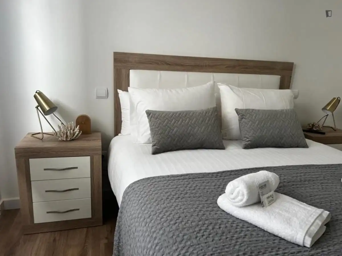 Habitación de Apartamento de alquiler en Vigo  con Calefacción, Amueblado y Horno