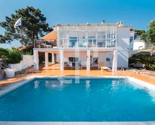 Vista exterior de Casa o xalet en venda en Sant Feliu de Guíxols amb Calefacció, Jardí privat i Terrassa