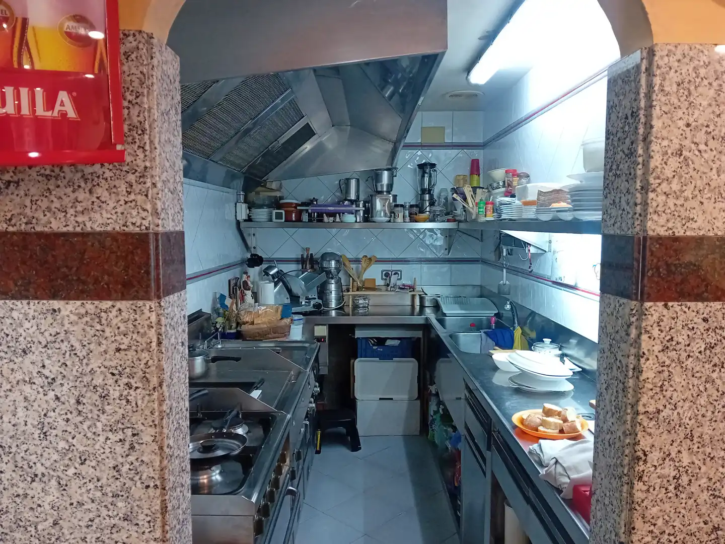 Cocina de Casa adosada en venta en Salt con Calefacción, Terraza y Trastero