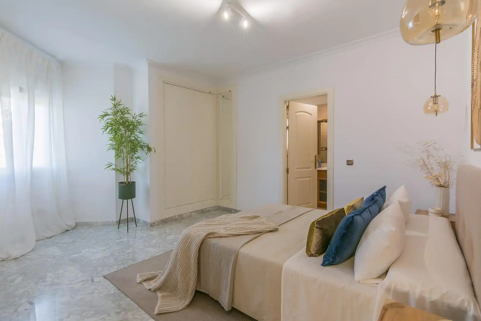 Bedroom of Flat for sale in Benalmádena  with Air Conditioner, Terrace and Balcony