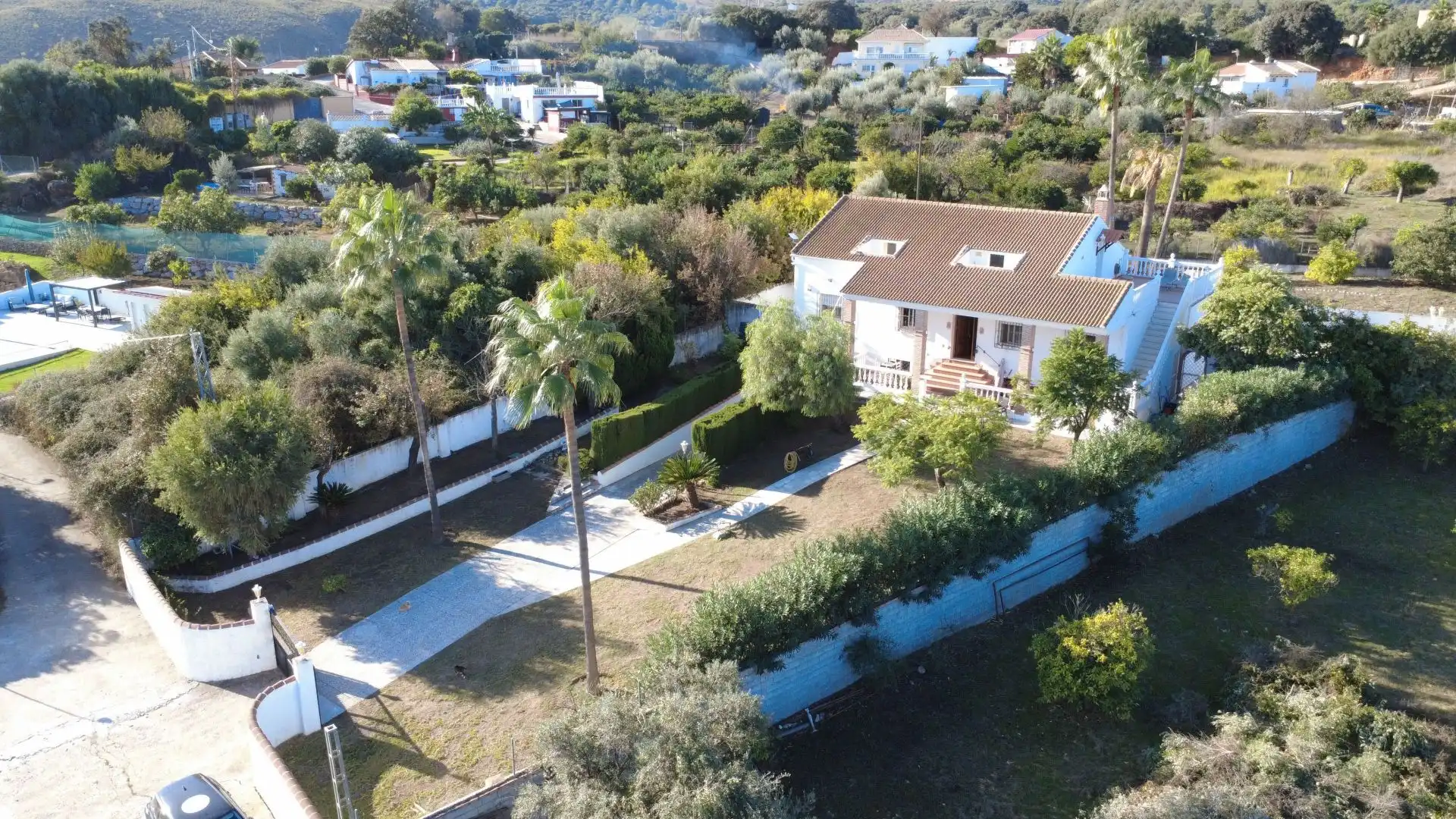 Vista exterior de Finca rústica en venda en Alhaurín de la Torre amb Aire condicionat, Traster i Piscina