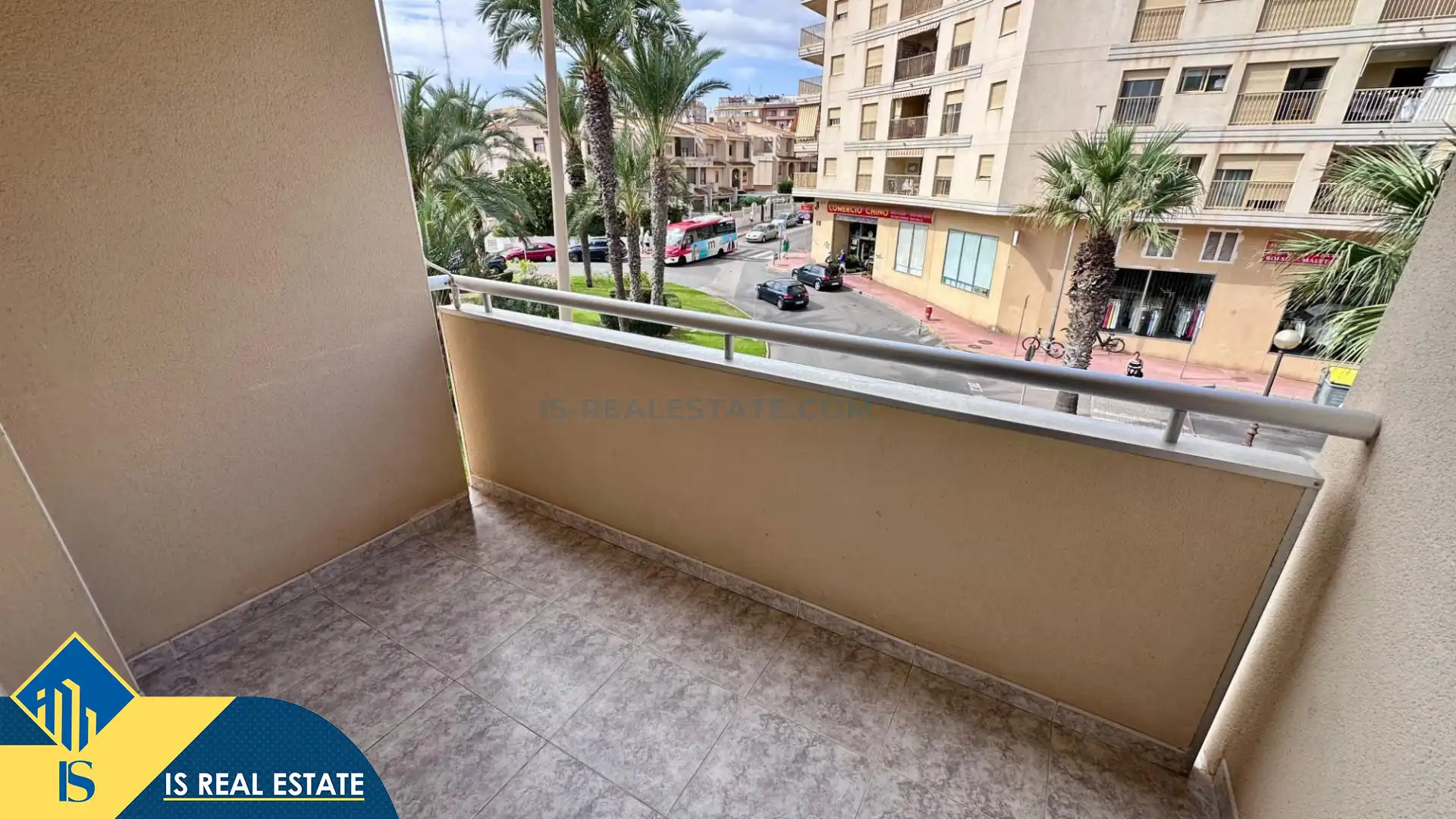 Apartment with lift for sale in Guardamar Playa
