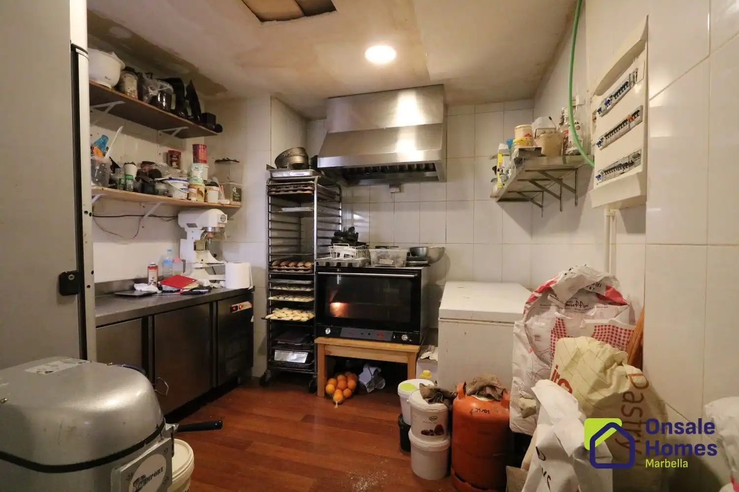 Cocina de Local en traspaso en Marbella con Aire acondicionado y Amueblado
