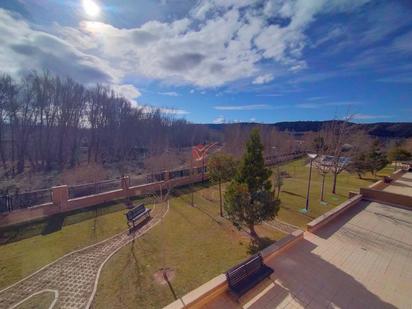 Vista exterior de Pis en venda en Cuenca Capital amb Calefacció, Terrassa i Traster