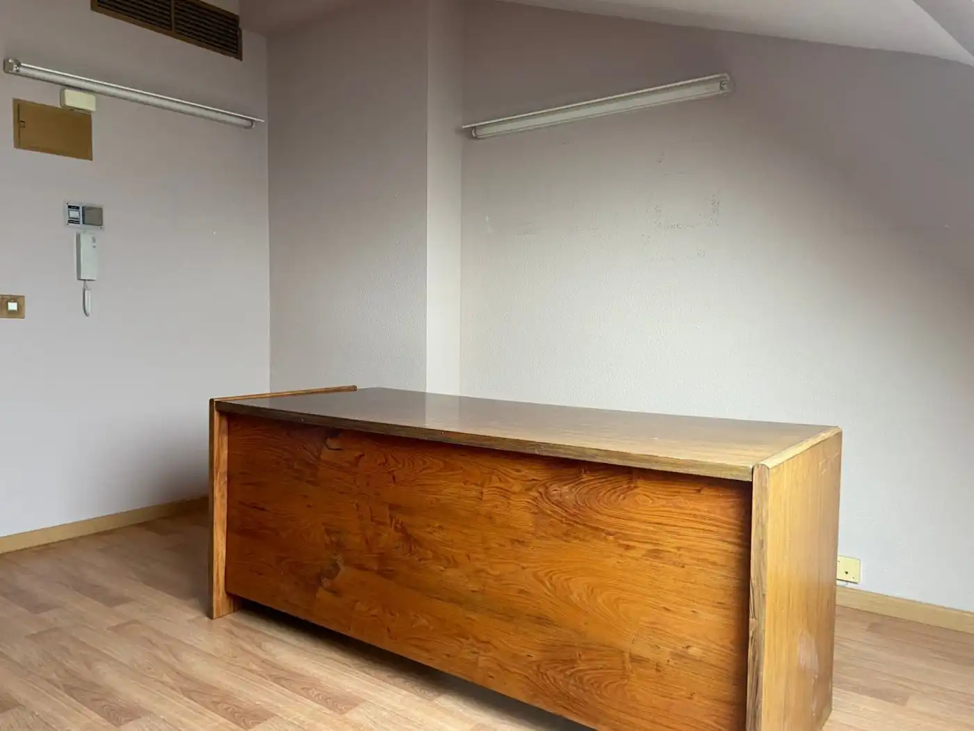 Habitación de Oficina de alquiler en Ponferrada con Aire acondicionado