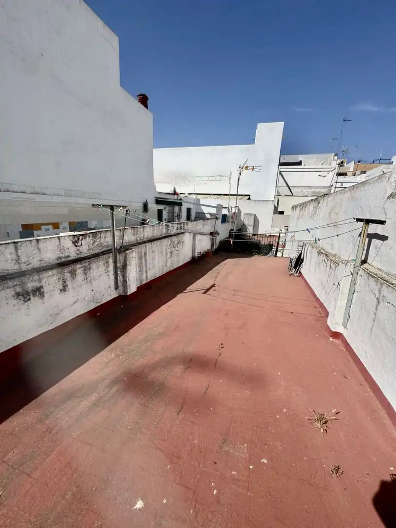Vista exterior de Casa o xalet en venda en Sevilla amb Aire condicionat