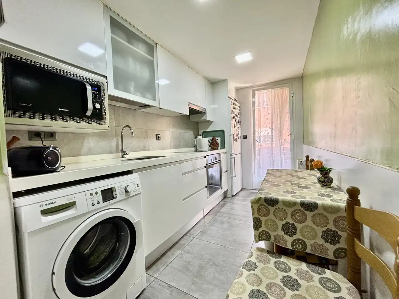 Kitchen of Flat for sale in Zaragoza  with Air Conditioner, Heating and Parquet flooring