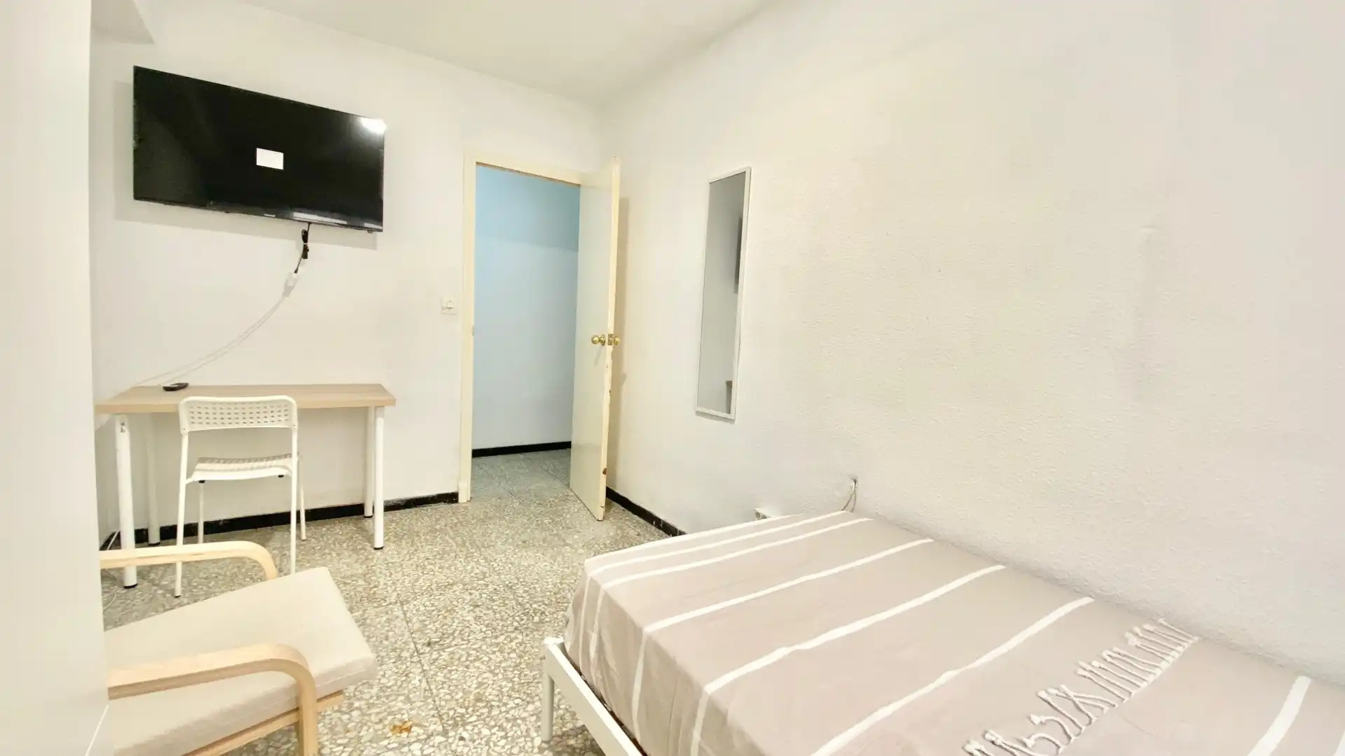 Dormitori de Apartament de lloguer en Florida - Ciudad de Asís