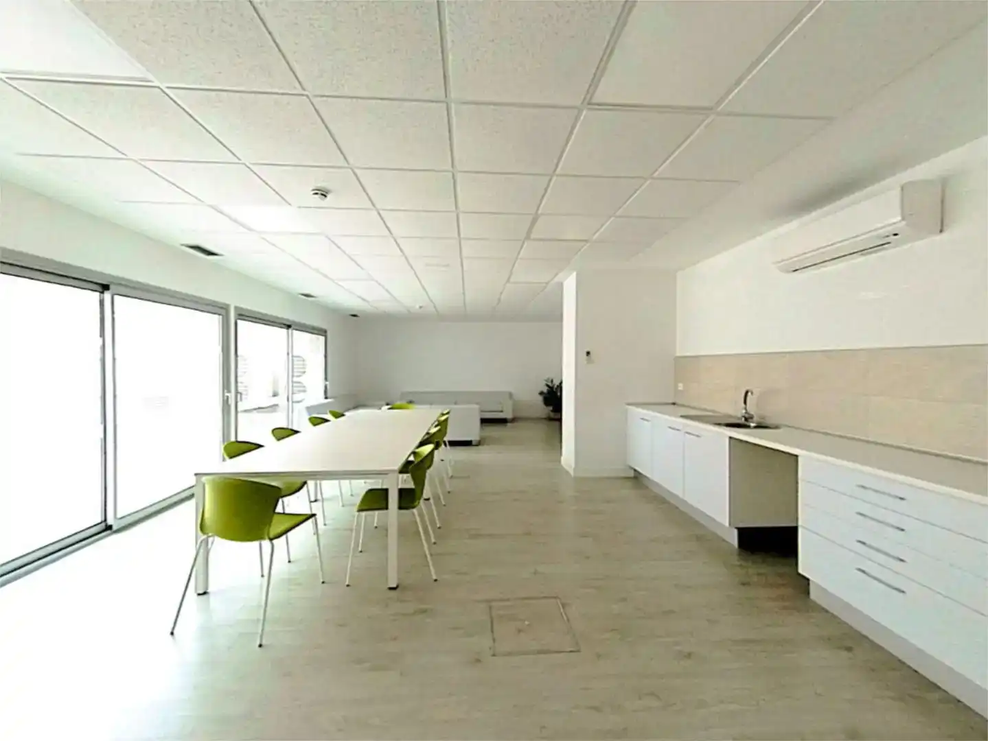 Flat for sale in Boadilla del Monte  with Air Conditioner, Swimming Pool and Balcony