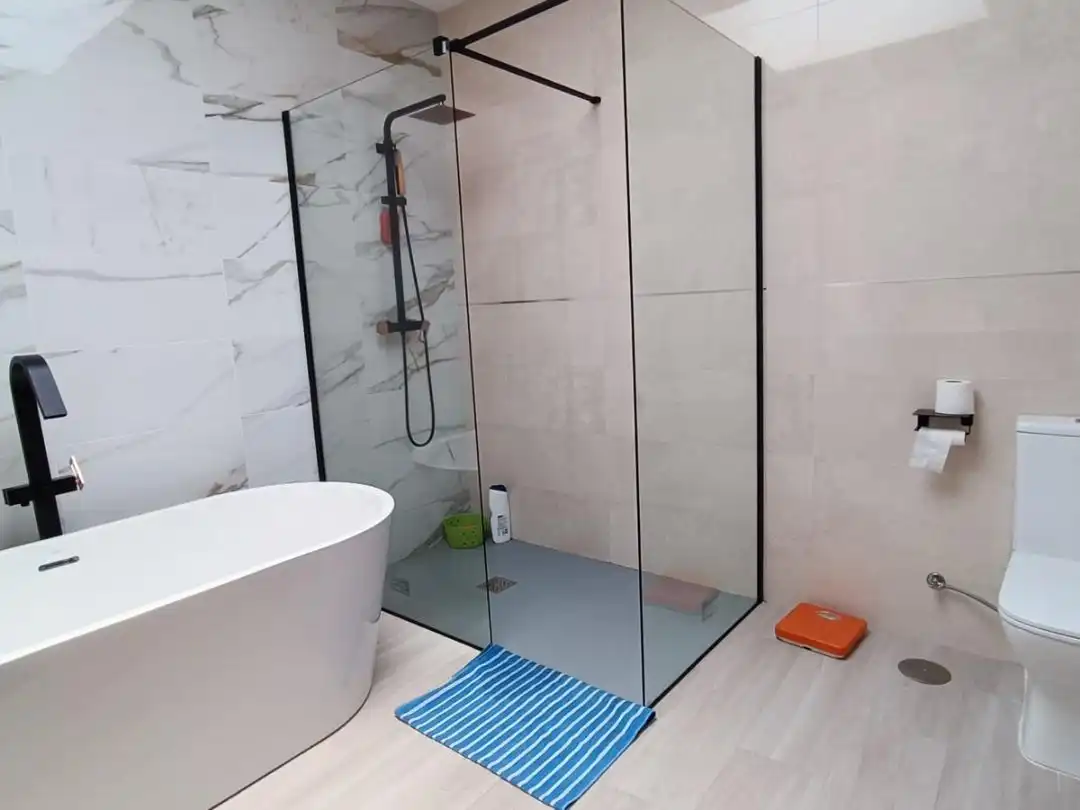 Baño de Casa o chalet de alquiler en Nerja con Aire acondicionado, Calefacción y Jardín privado