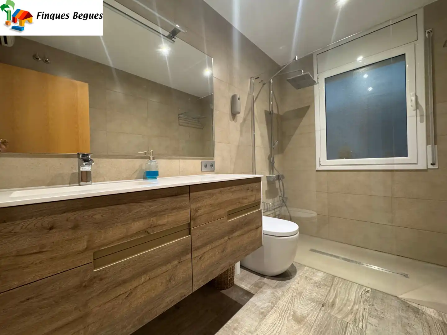 Baño de Planta baja en venta en Begues, Barcelona