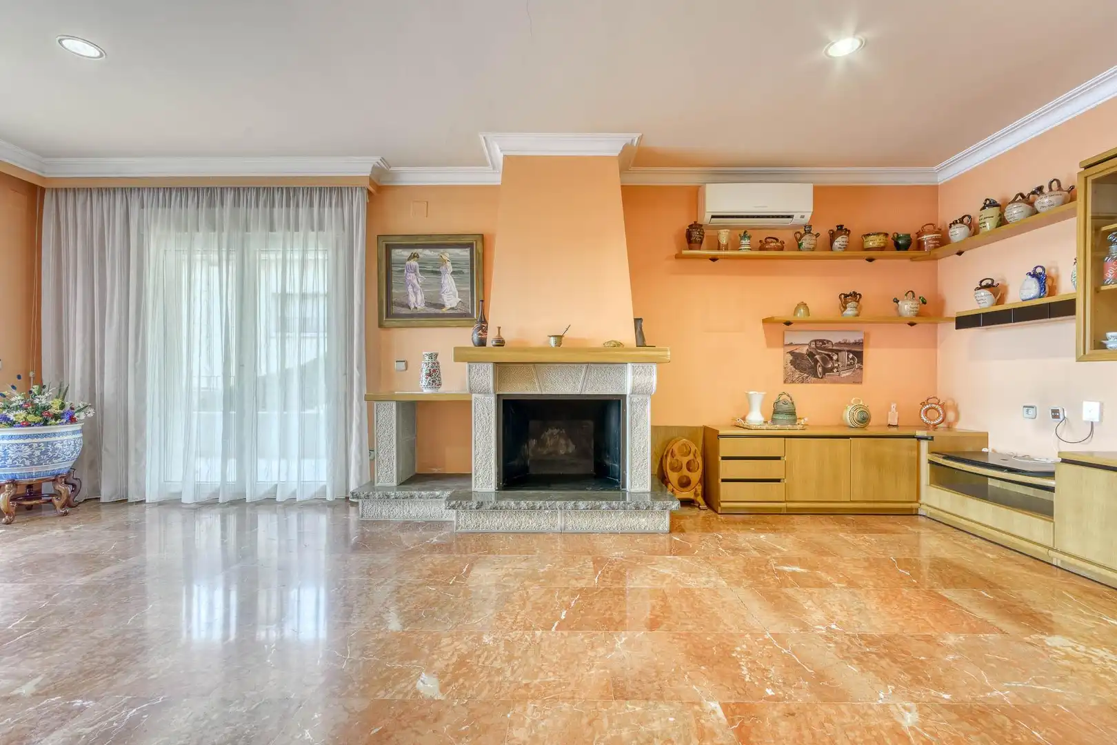 Sala de estar de Casa o chalet en venta en Figueres con Aire acondicionado, Jardín privado y Terraza