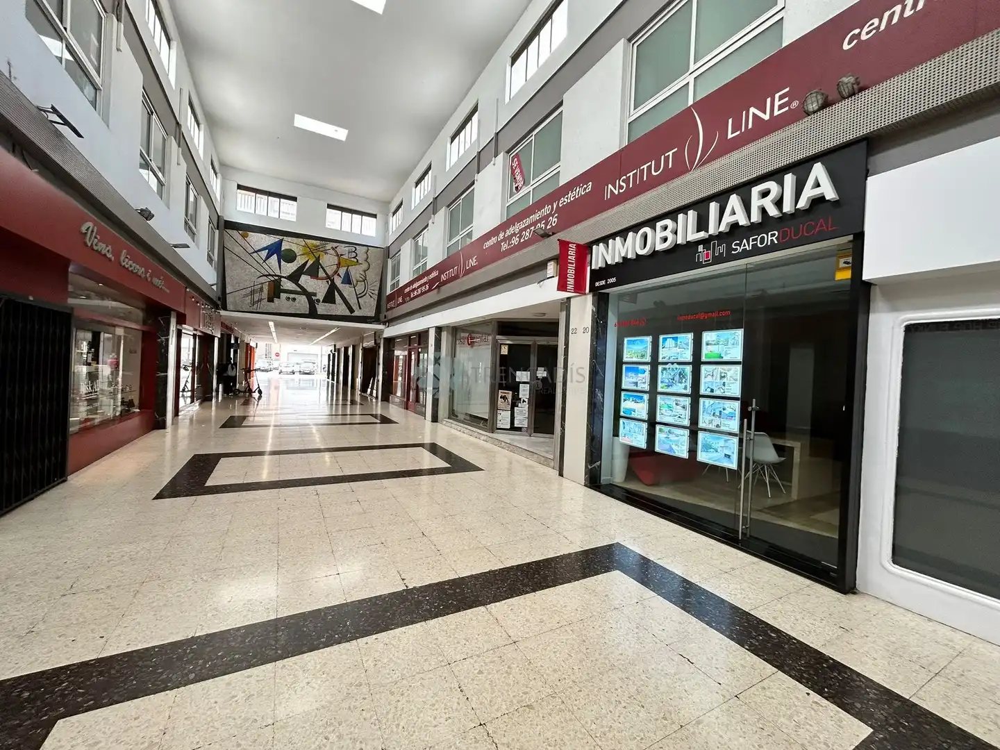 Local en venta en Urbanizaciones
