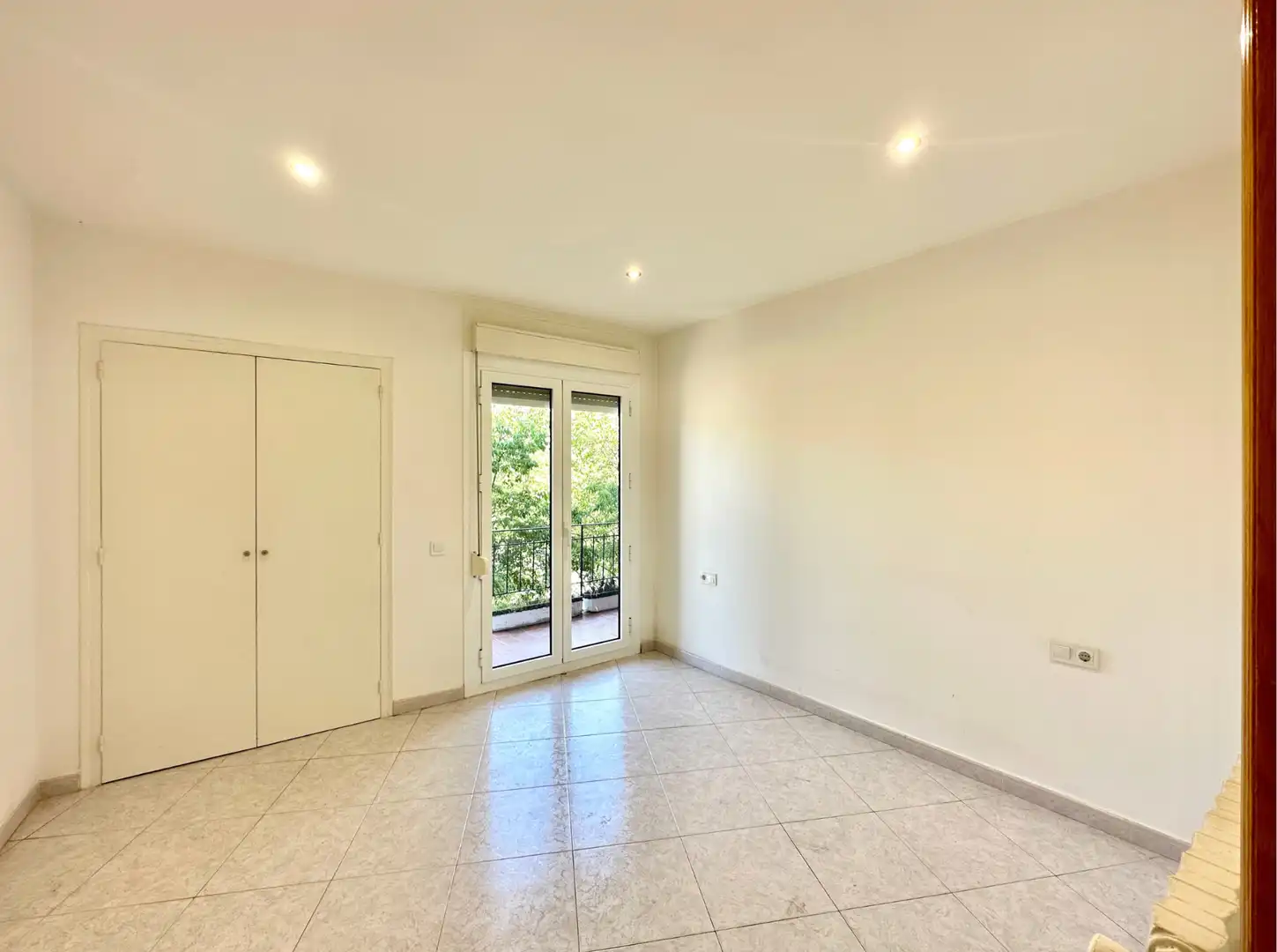 Terrasse von Wohnung zum Verkauf in Torelló mit Heizung, Terrasse und Ofen