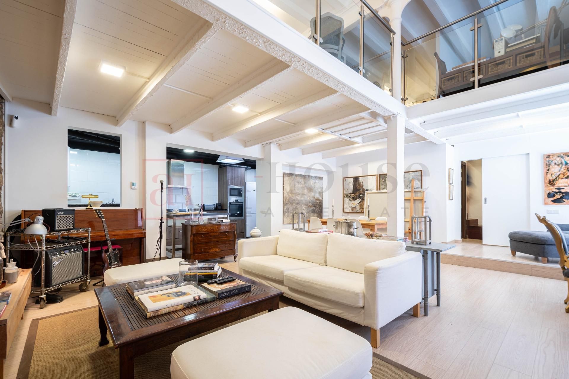 Sala d'estar de Planta baixa en venda en  Barcelona Capital amb Calefacció, Parquet i Terrassa