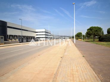 Industrial land for sale in Avenida Camí de la Mar
