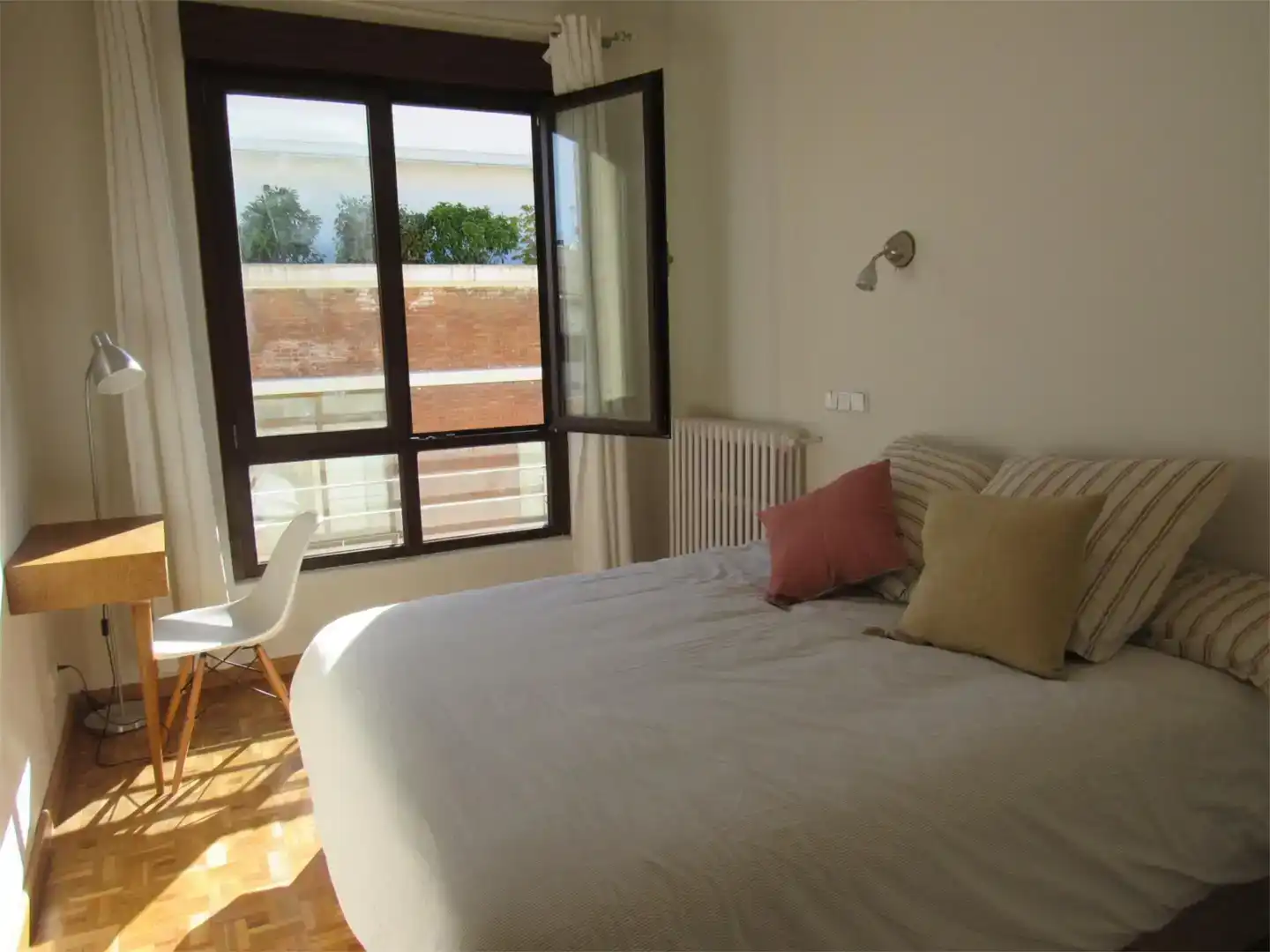 Dormitori de Àtic de lloguer en  Madrid Capital amb Aire condicionat