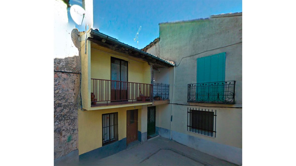 Vista exterior de Casa o xalet en venda en Turégano amb Terrassa i Balcó