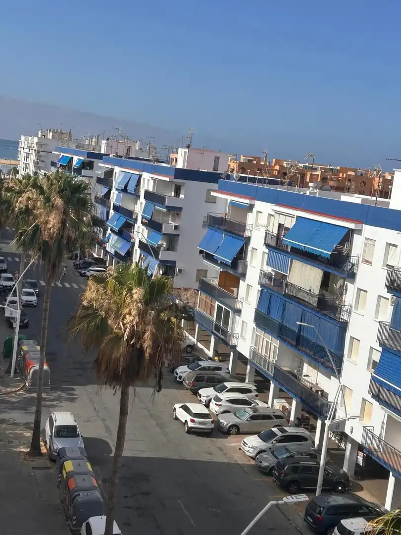 Vista exterior de Pis en venda en Isla Cristina amb Jardí privat, Terrassa i Traster
