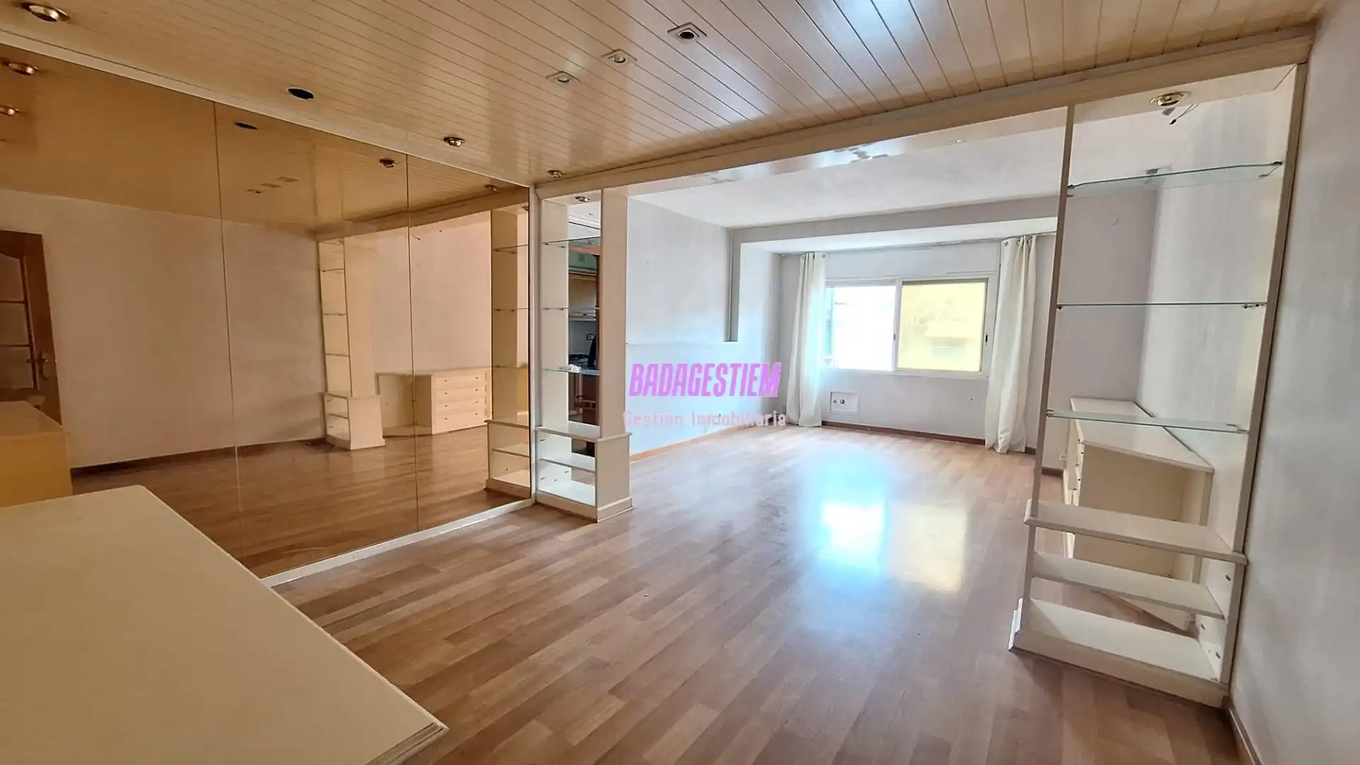Sala d'estar de Pis en venda en Badalona amb Aire condicionat, Calefacció i Balcó